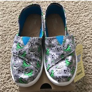 NWT TOMS Ash Canvas Dinosaur Shoes